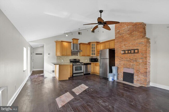 Building Photo - 1600 Frankford Ave