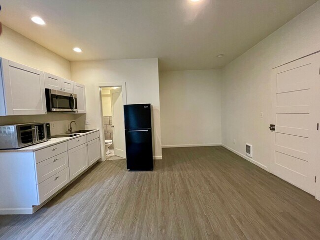 Building Photo - 314 S Asbury St