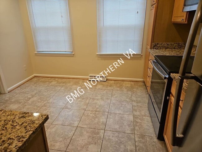 Building Photo - 9103 Vosger Ct