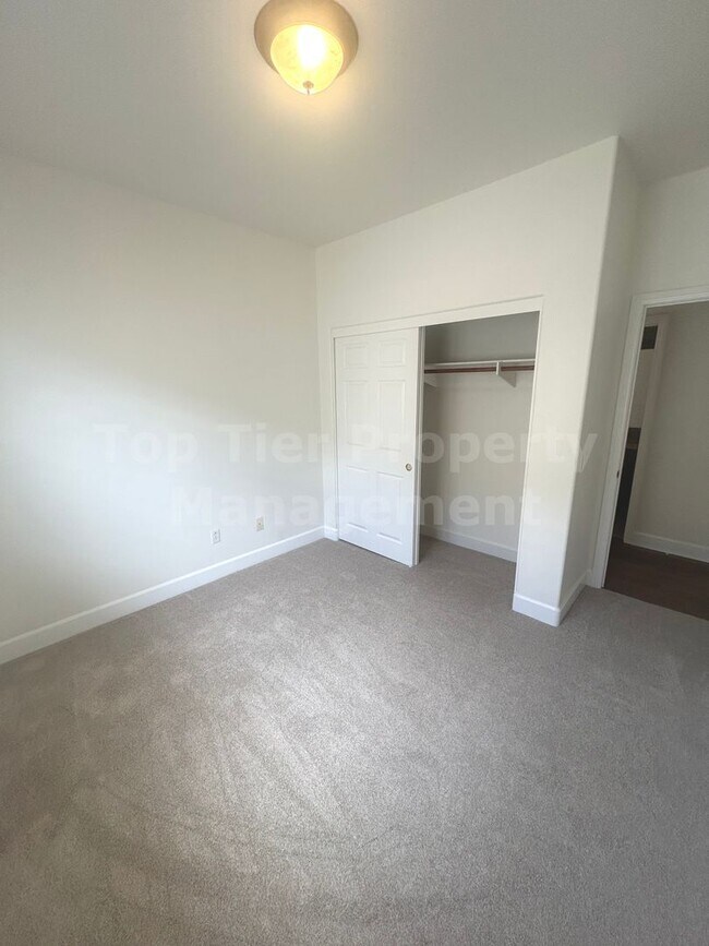 Building Photo - ***Gorgeous 4 bed / 3 bath / 2,585 sqft House in Calavera Hills - Available 07/01***