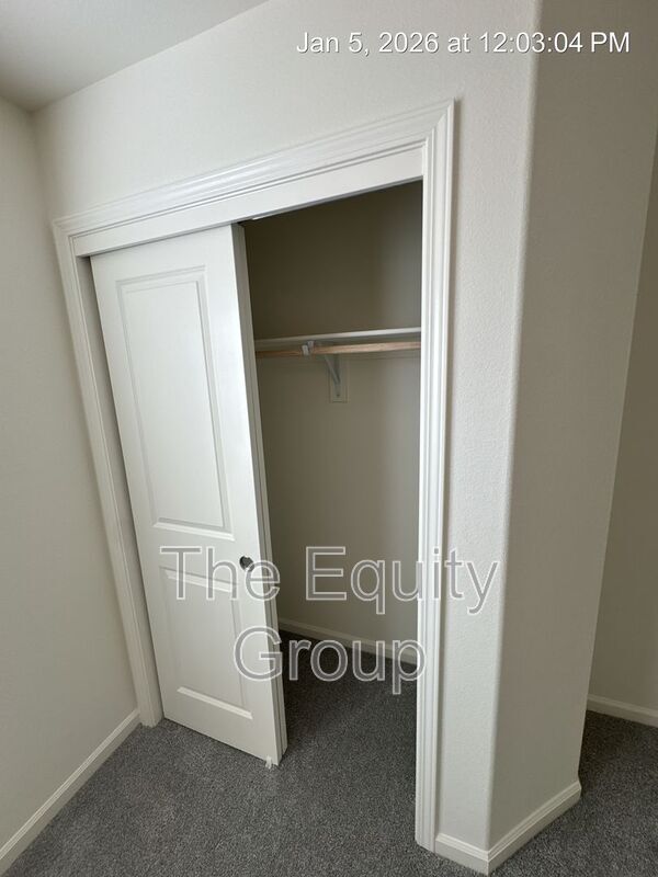 Building Photo - 7064 W Wren Ave