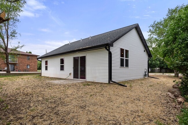 Building Photo - New Construction Home for Rent in Oshkosh, WI