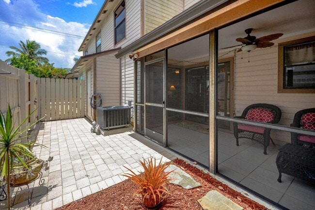 Building Photo - 122 Sherwood Cir