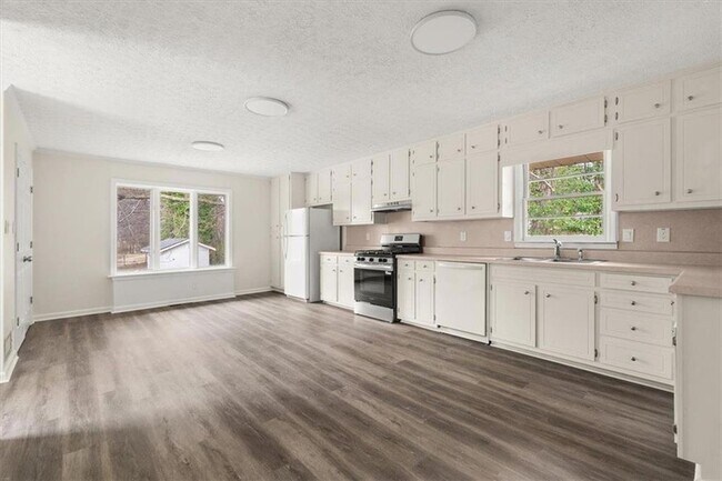 Building Photo - 1451 Belmont Ave