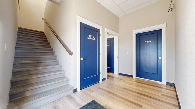 Building Photo - 2 Bed / 2 Bath Newly Renovated Apartment | Walkable Amenities in SW Loveland