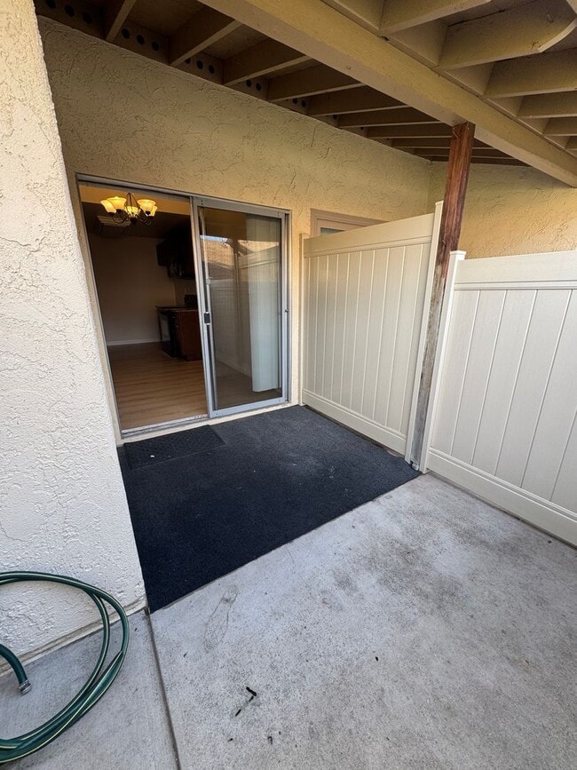 Building Photo - Bright, Updated Home Ready to Move In