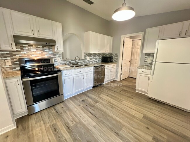 Building Photo - 2669 Lantana Lakes Dr E