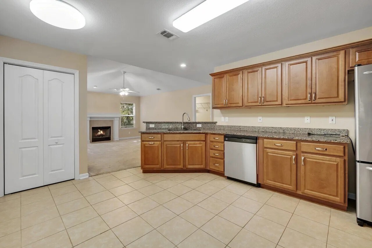 Building Photo - 7785 Briarcreek Rd N