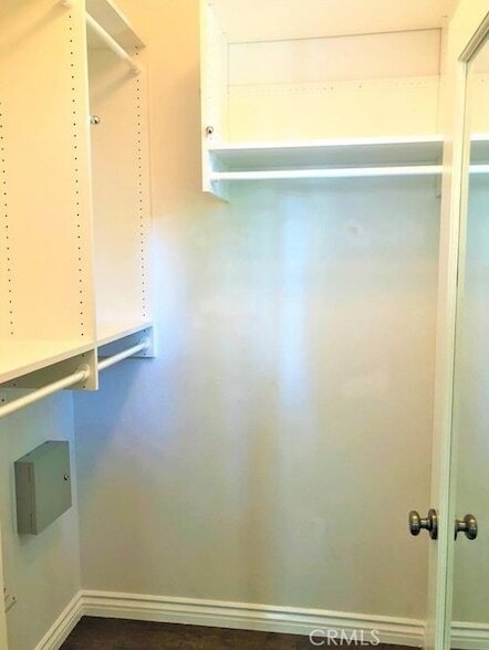 Building Photo - 243 Dewdrop