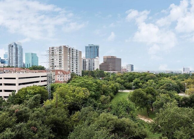 Building Photo - 3310 Fairmount-2042