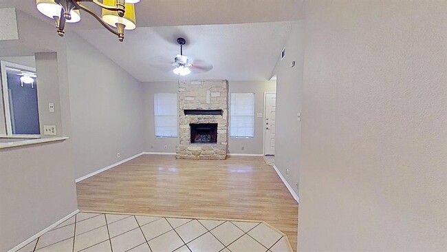 Building Photo - 12406 Deer Falls Dr