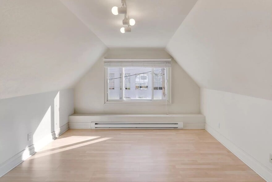 Building Photo - 5815 Ellsworth Ave