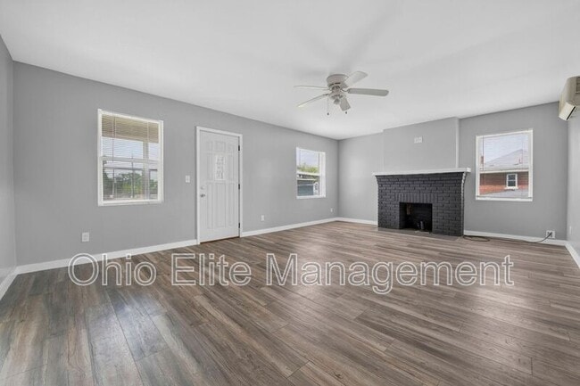 Building Photo - 1094 Oakwood Ave
