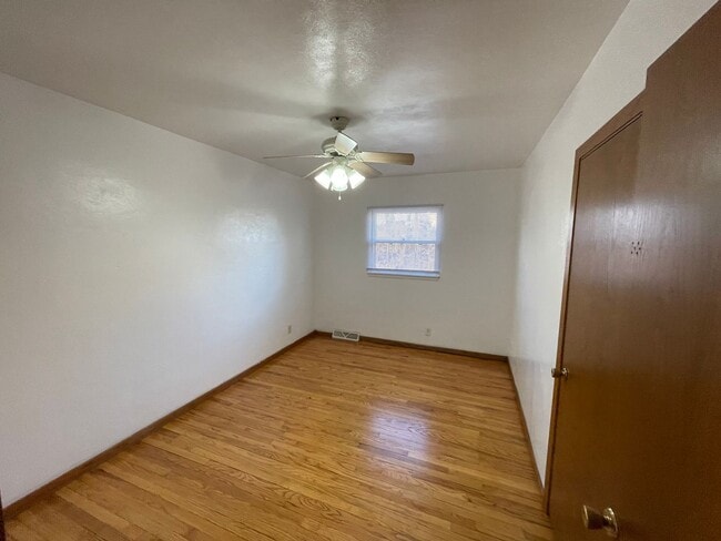 Building Photo - 525 E 47th St