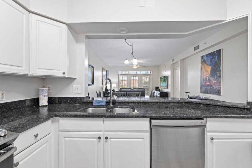 Building Photo - 225 Atlantis Cir