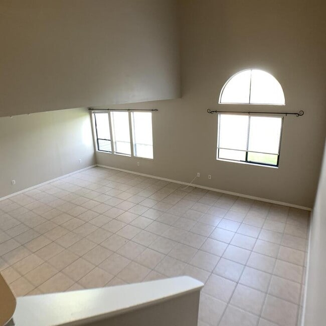 Building Photo - 9530 Darien Ave