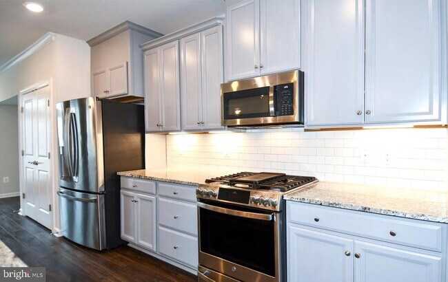 Building Photo - 20739 Heron Landing Dr