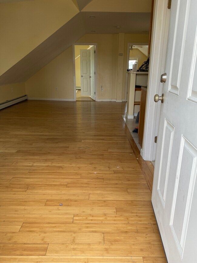 Building Photo - 19 Nichols St