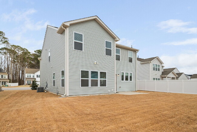 Building Photo - Spacious 4-Bedroom Rental in Desirable Arl...