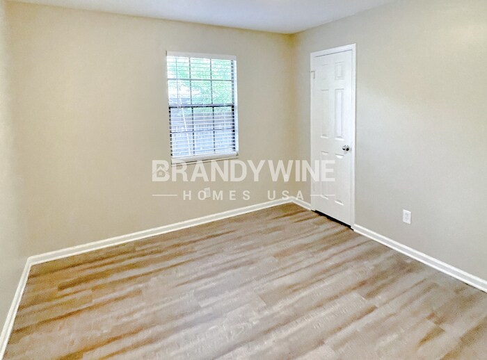 Building Photo - 553 Edward Rutledge St