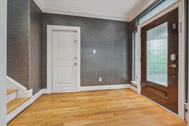 Building Photo - 3 Bed Townhome for Rent in 77030 Near Texas Medical Center