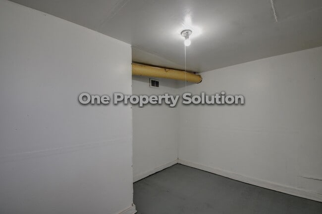 Building Photo - 2034 Pennsylvania St