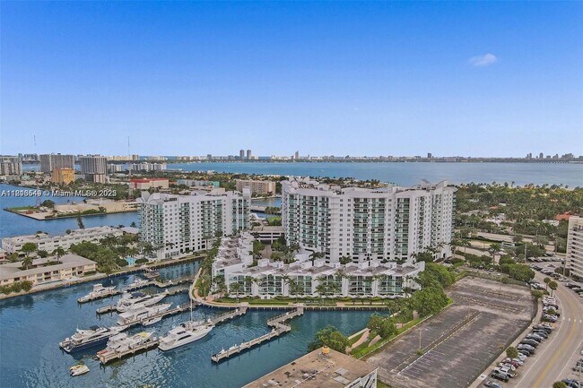 Building Photo - 7910 Harbor Island Dr