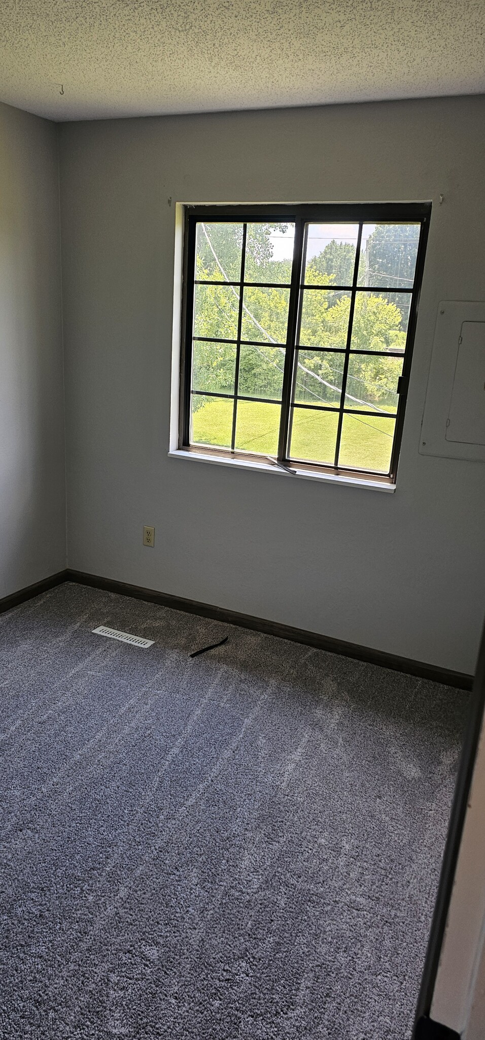 Building Photo - 1303 Penney Ln