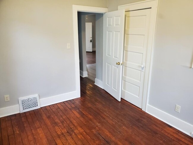 Building Photo - 709 S Ironwood Dr