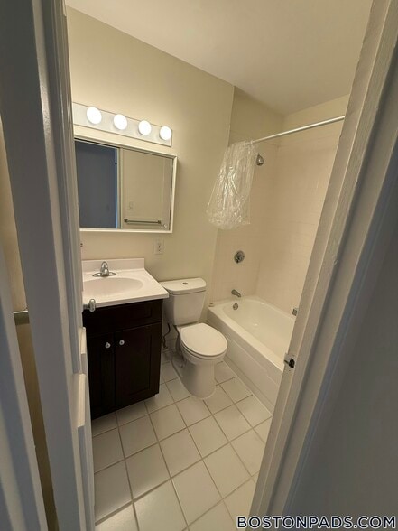 Building Photo - 175 Freeman St