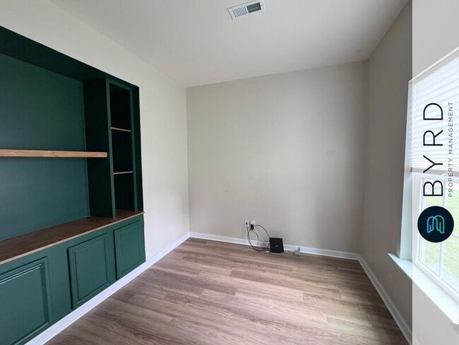 Building Photo - 7025 Heartleaf Ln