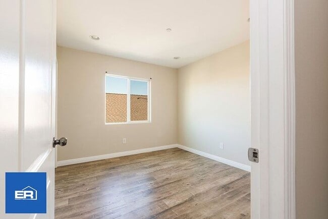 Building Photo - 3 Bed Home in Los Angeles CA for Rent 90033 Garage Available