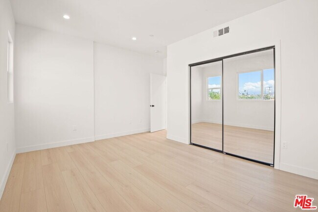 Building Photo - 1707 Burnside Ave