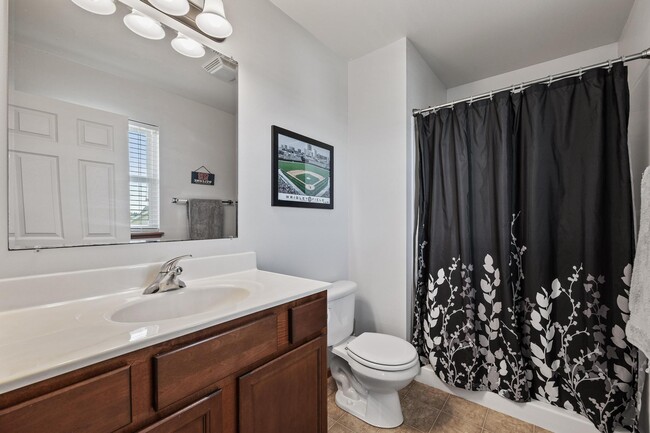 Master Bathroom - 1839 Goose Lake Cir