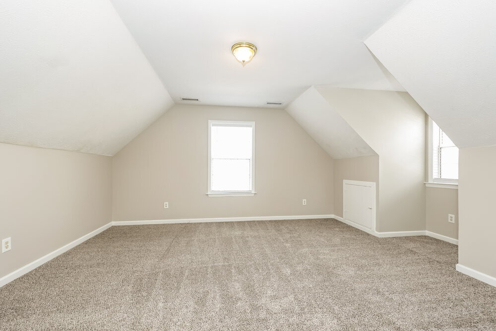 Building Photo - 906 Tal Ln