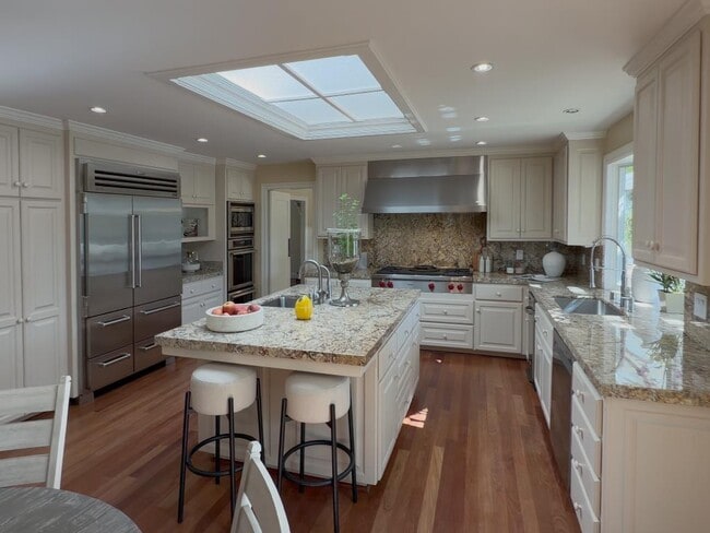 Building Photo - 2 Callado Way