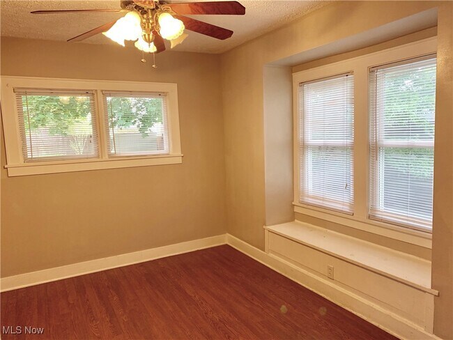 Building Photo - 1660 Glenmount Ave