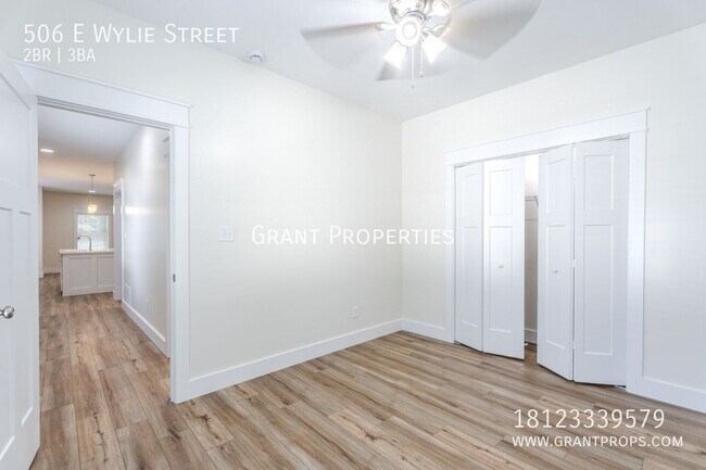 Building Photo - 506 E Wylie St