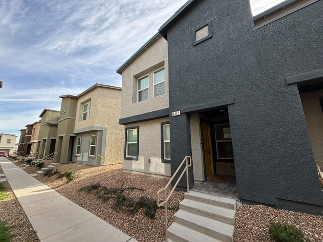 Building Photo - Gorgeous 3Bed/2.5Bath/2Car Townhome located in Southwest Las Vegas- Make the Move for Less: $300 ...
