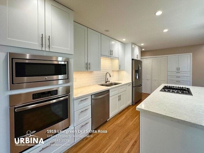 Building Photo - Move-In Ready 3-Bedroom Gem in Santa Rosa with Gorgeous Outdoor Space!
