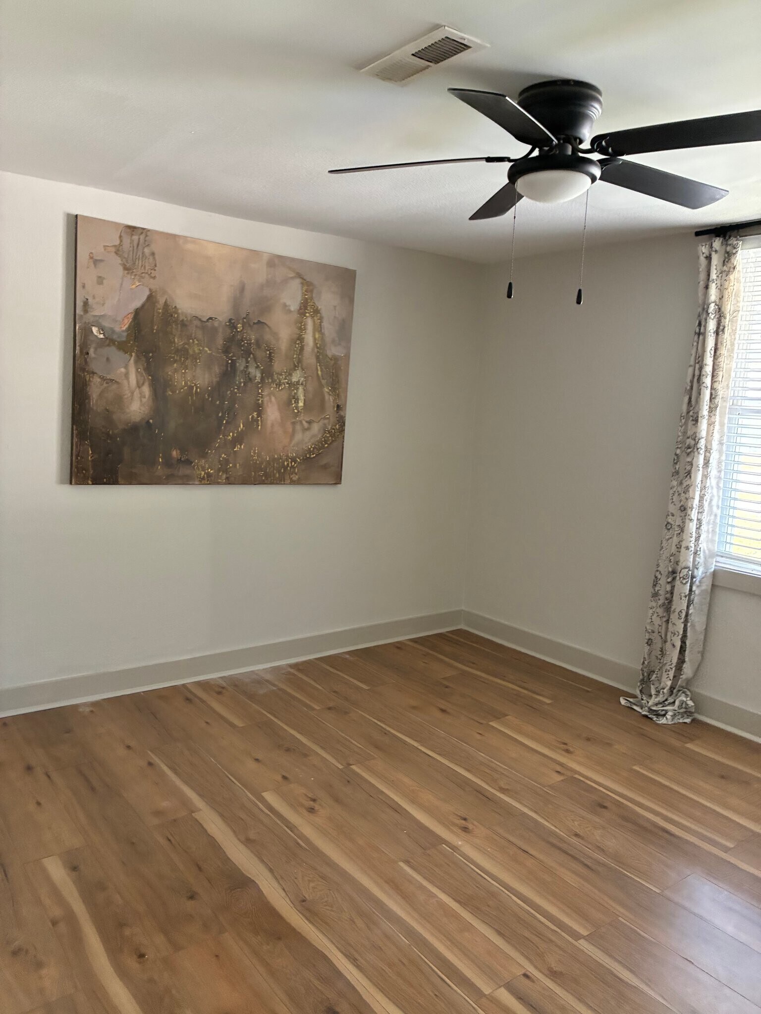 Building Photo - 528 N Royal Ave