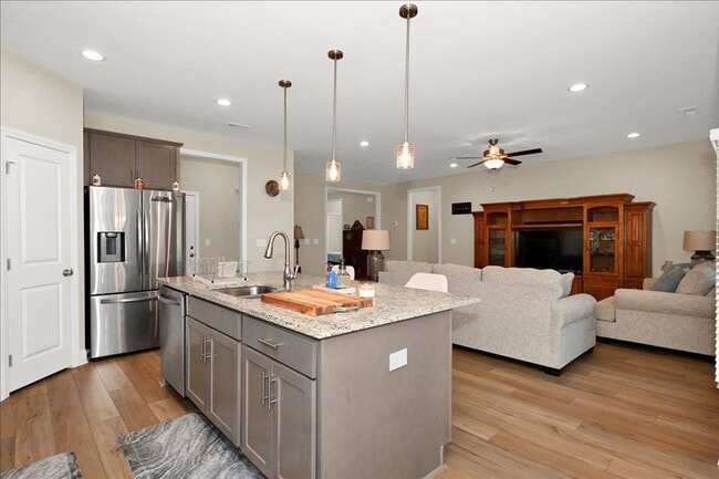 Building Photo - 3 Bedroom, 2 Bath brick home.
