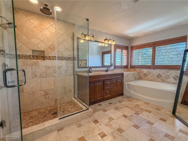 Building Photo - 3025 Scenic Valley Way