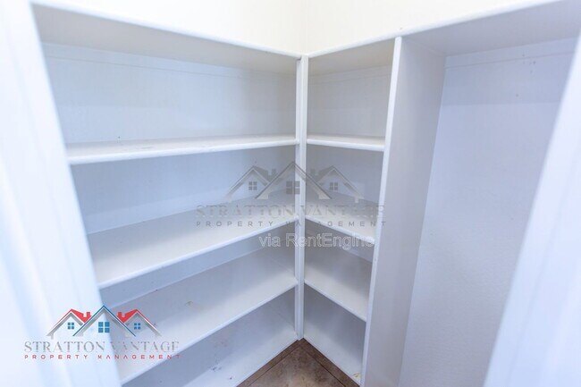 Building Photo - 9096 N 97th Dr