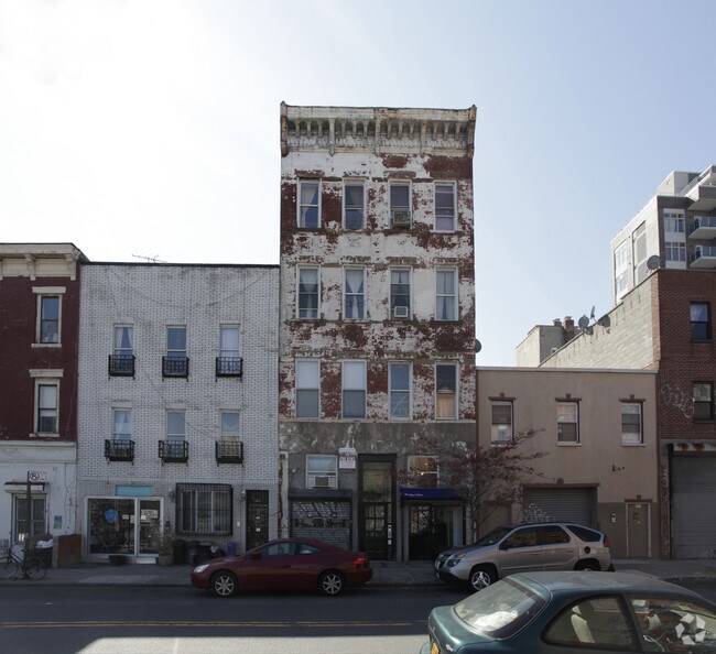 Building Photo - 358 Grand Street #3L