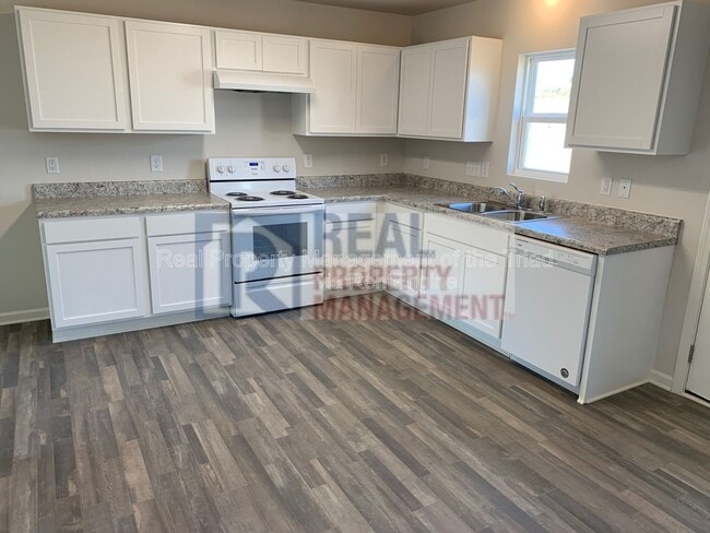 Building Photo - 4100 Devonwood Ct