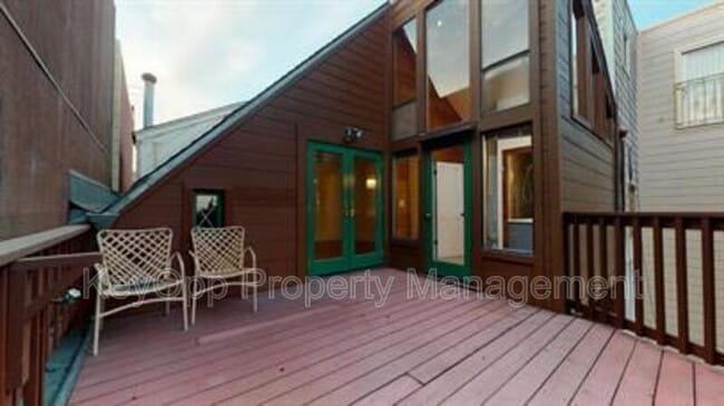 Building Photo - 450 28th Ave