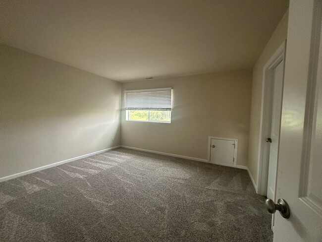 Building Photo - New carpet installed in summer