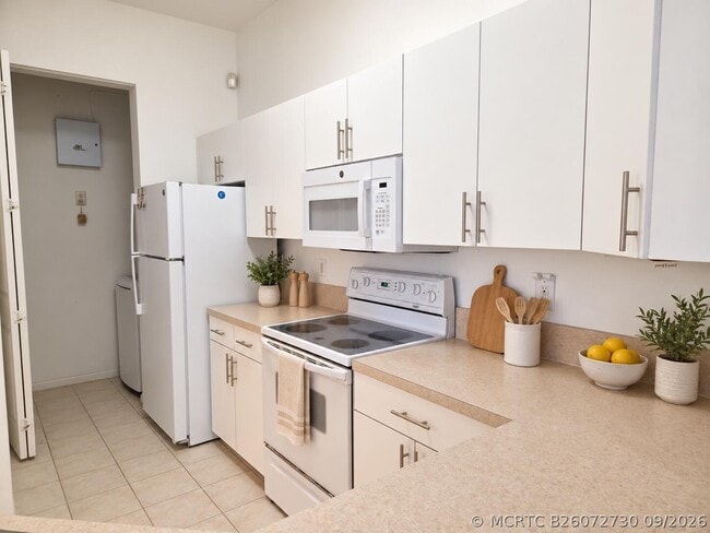 Building Photo - 4602 SW 160th Ave