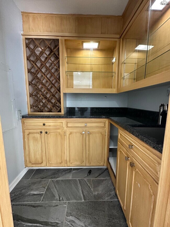 Building Photo - 4513 Martinique